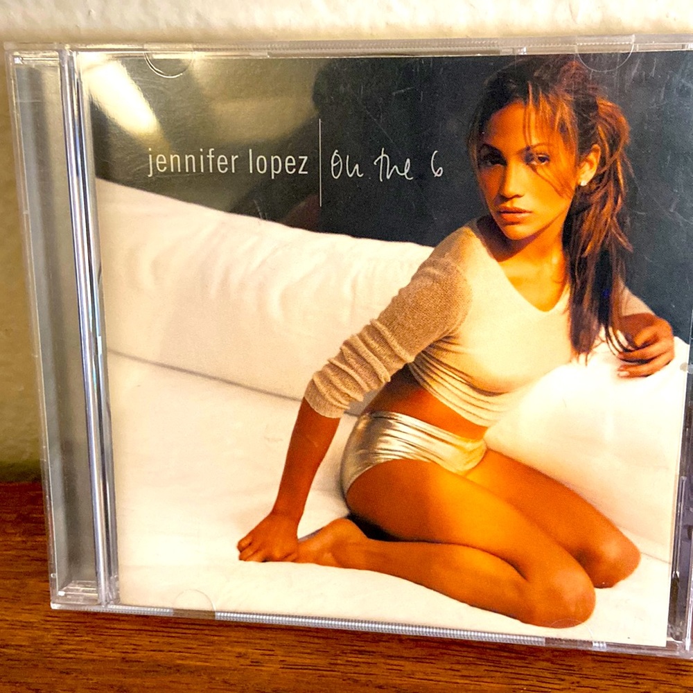 5/$10❤️❤️❤️VINTAGE 2001 JENNIFER LOPEZ ON THE 6 CD